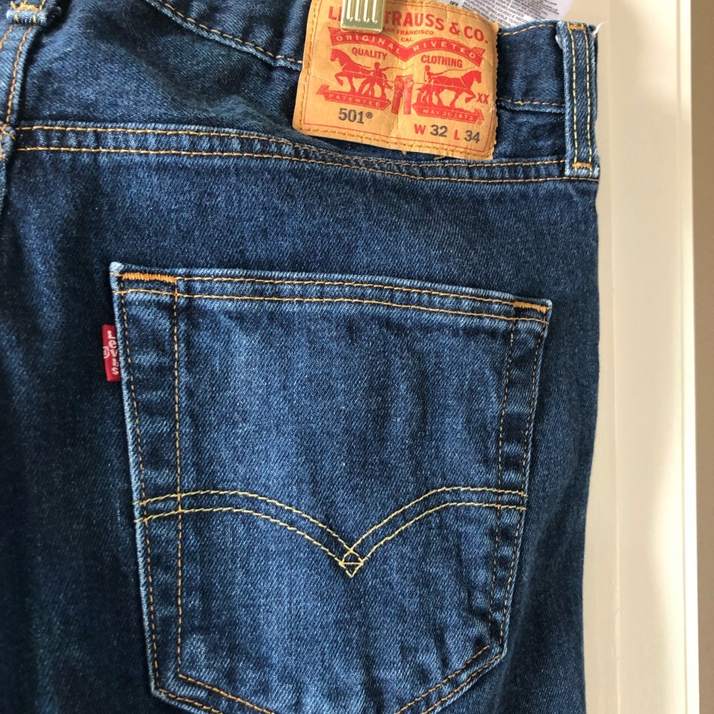 Levi 501’s size 32x34